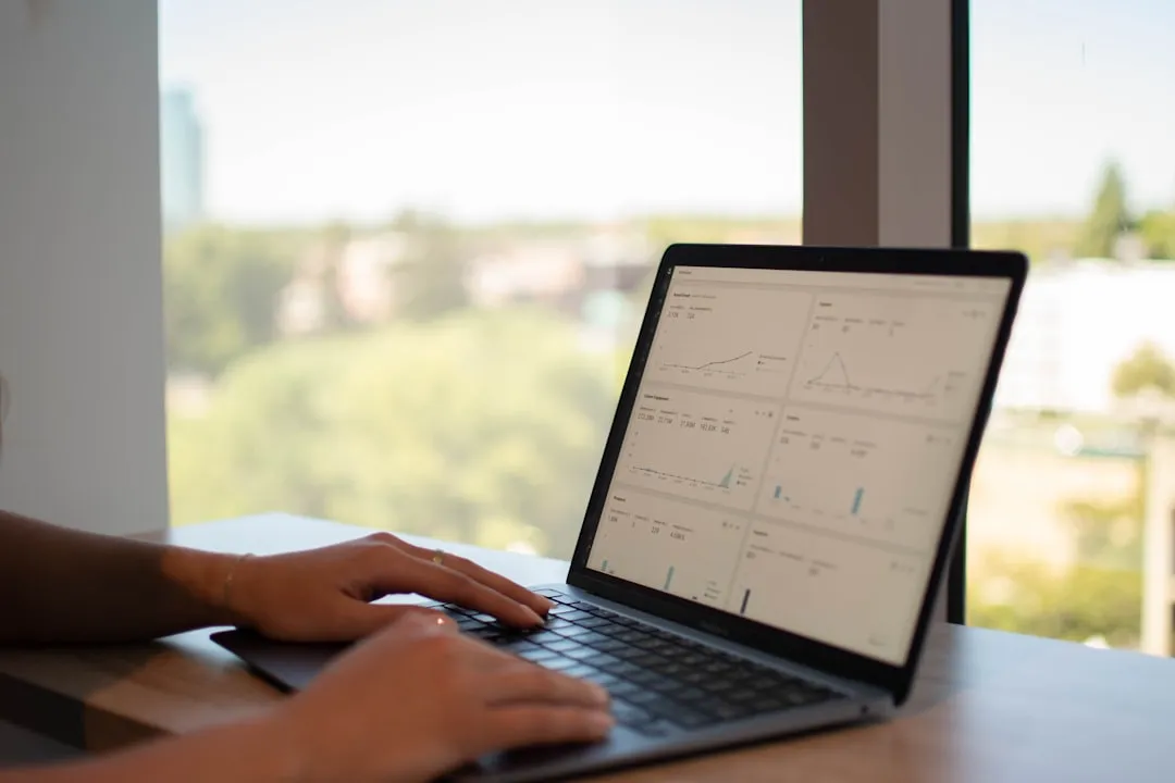 Análisis de datos de productos en una laptop