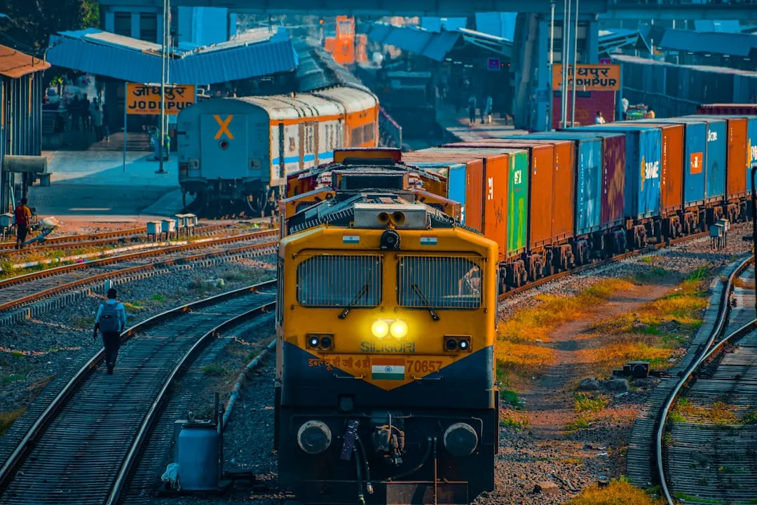 Tren de carga con contenedores