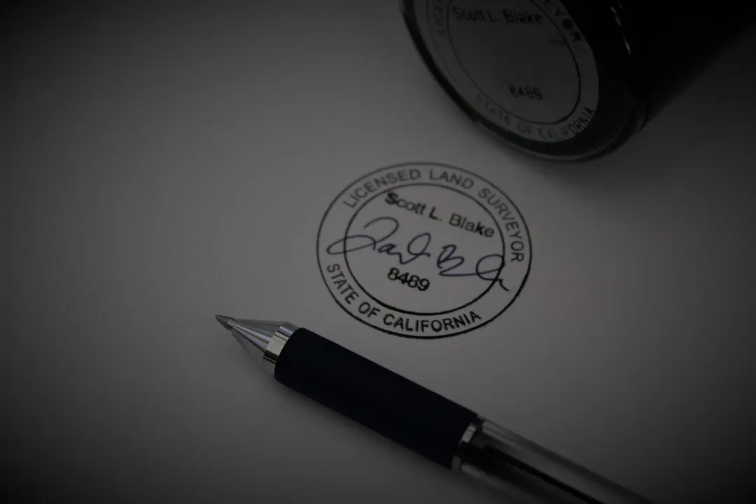 Documento de permiso con sello oficial