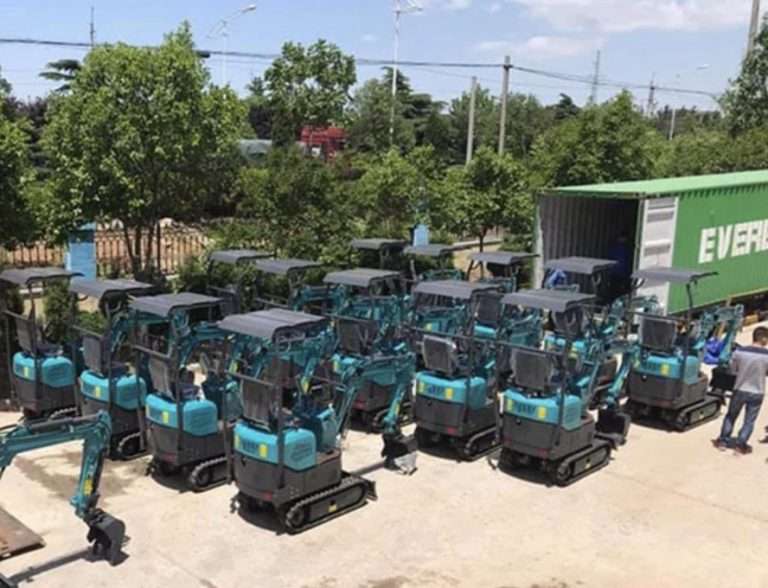 Envío de mini excavadoras desde China — carga en contenedor