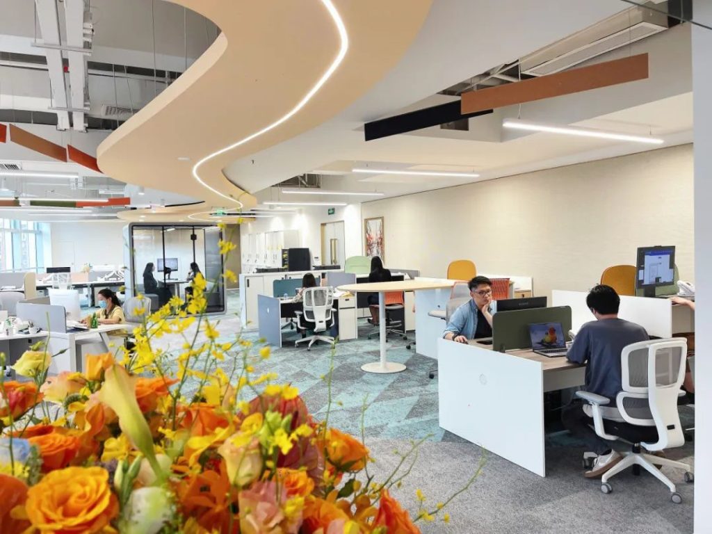 Modern open workspace at SINO Shipping Shenzhen office