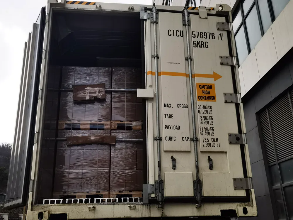 Contenedor reefer 40 pies HC cargado con palets y revisado por el equipo de SINO Shipping en China