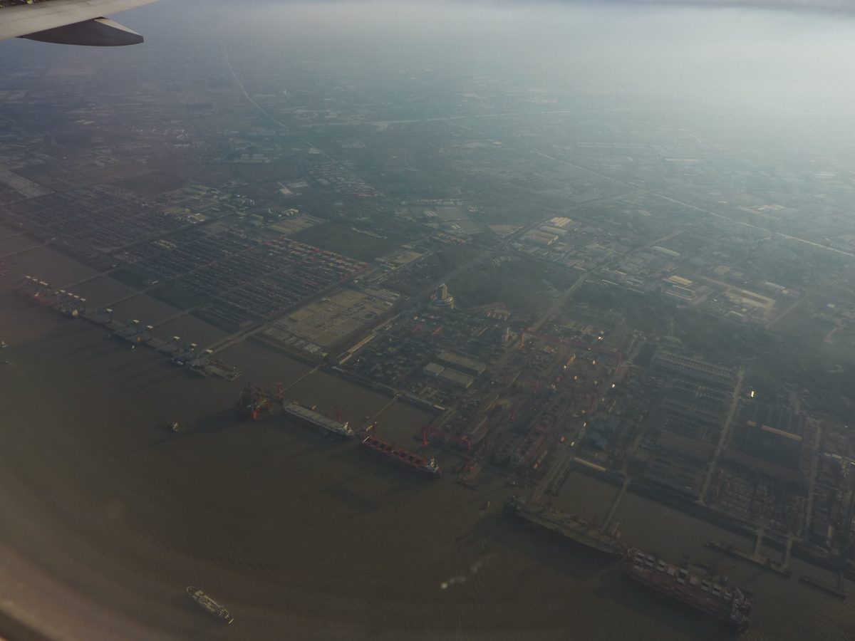 Vista aérea del puerto de Shanghái — exportaciones hacia China