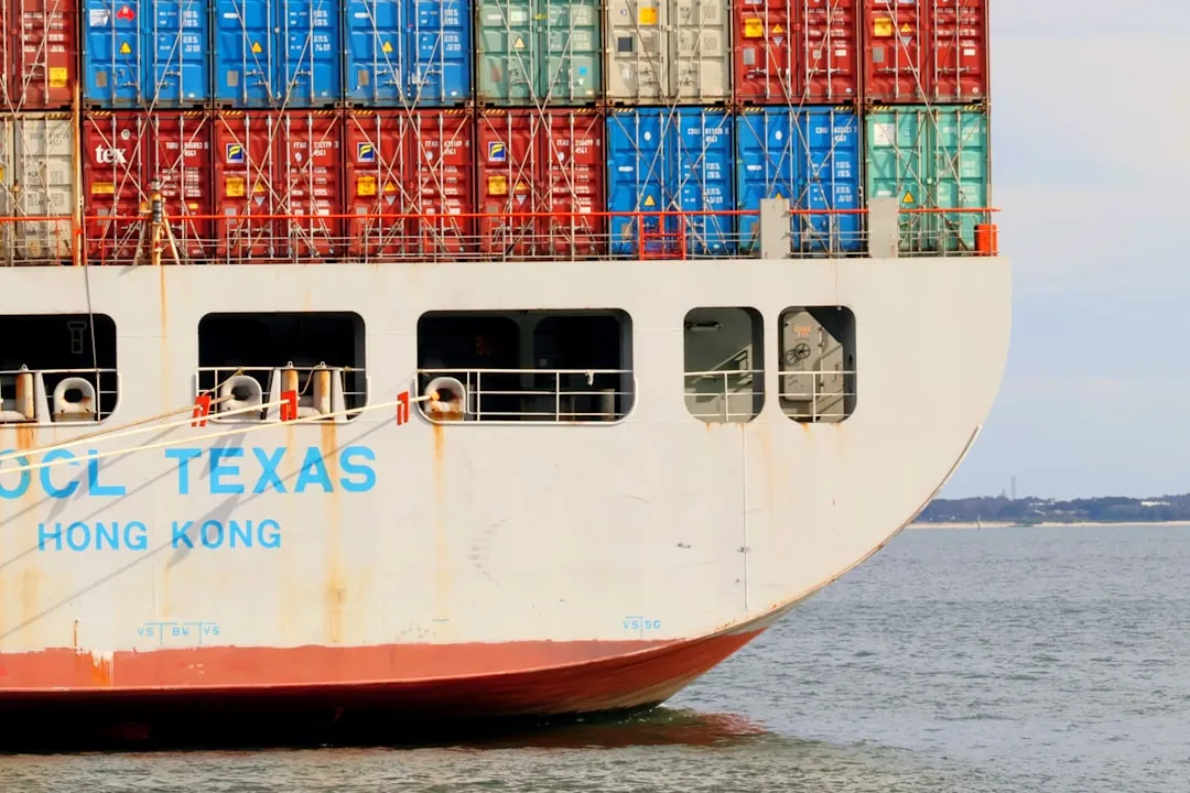 Portacontenedores en una ruta comercial global